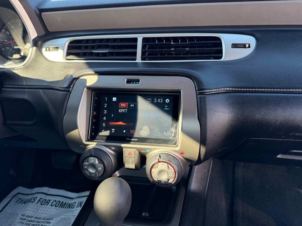 Chevrolet Camaro Vehicle Full-screen Gallery Image 19