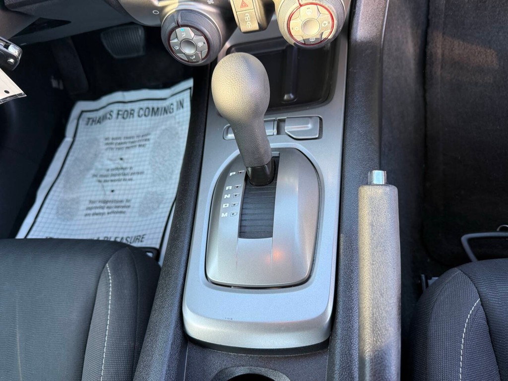 Chevrolet Camaro Vehicle Full-screen Gallery Image 23