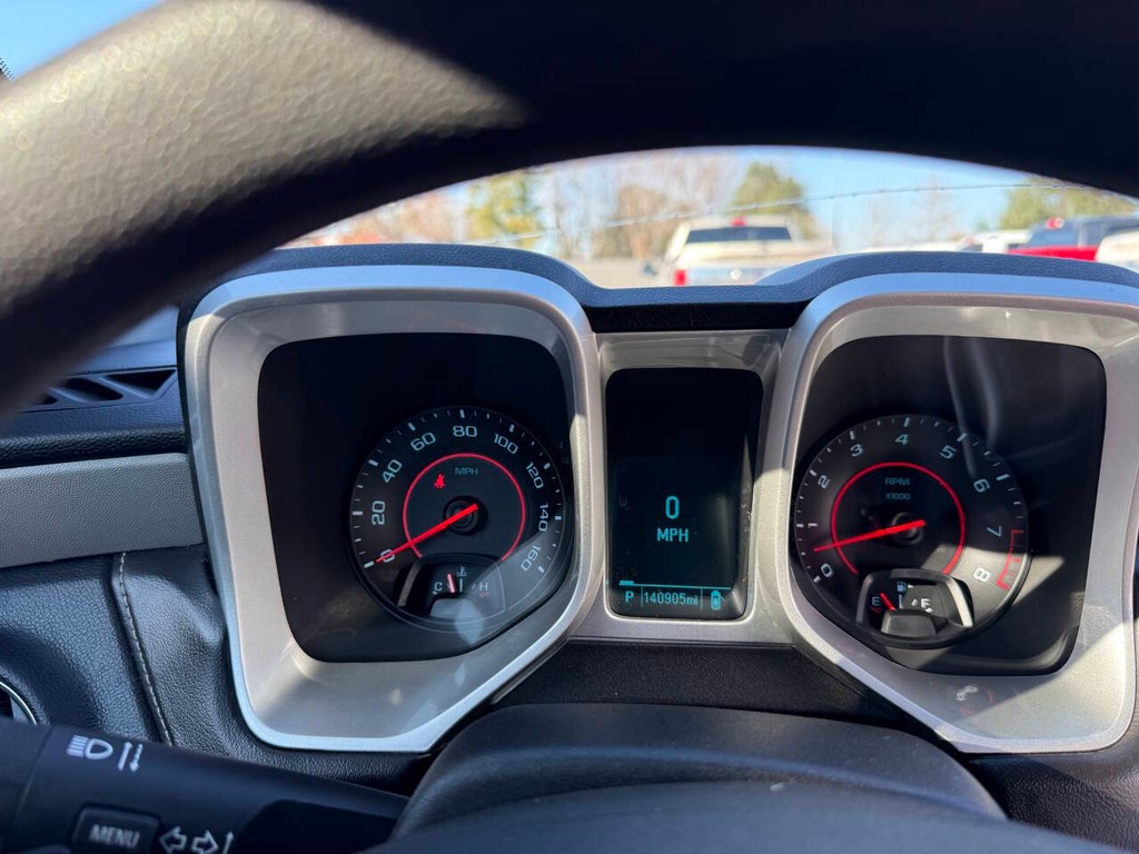 Chevrolet Camaro Vehicle Full-screen Gallery Image 25