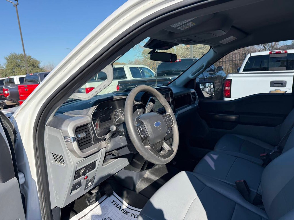 Ford F-150 Vehicle Full-screen Gallery Image 06