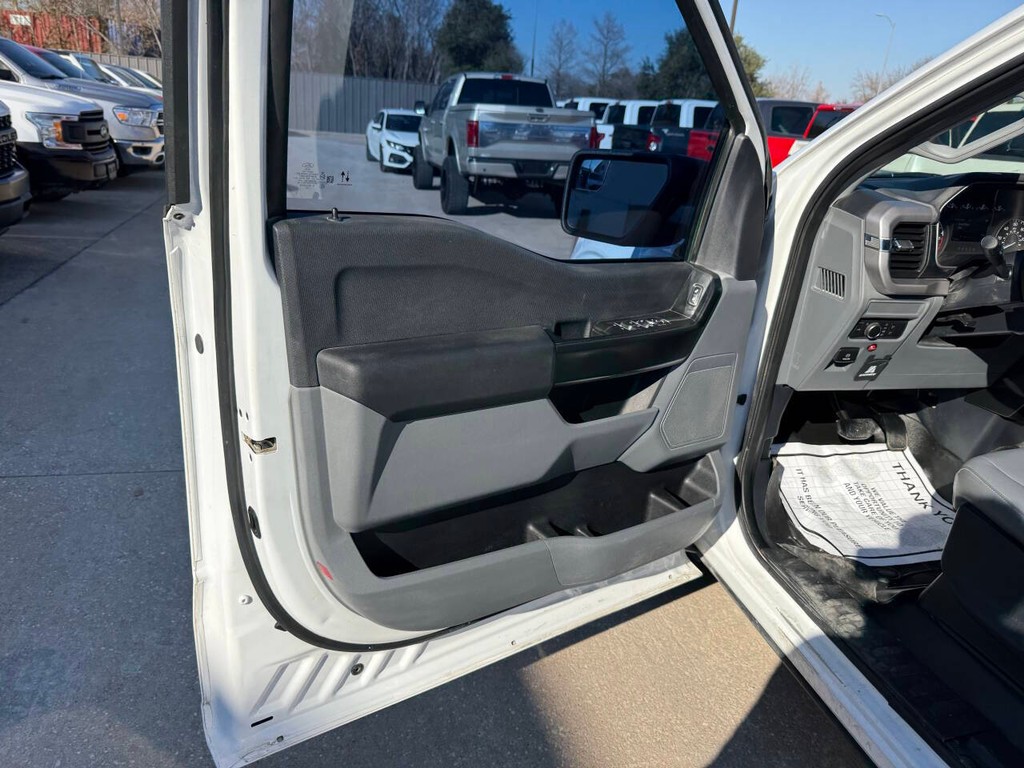 Ford F-150 Vehicle Full-screen Gallery Image 08