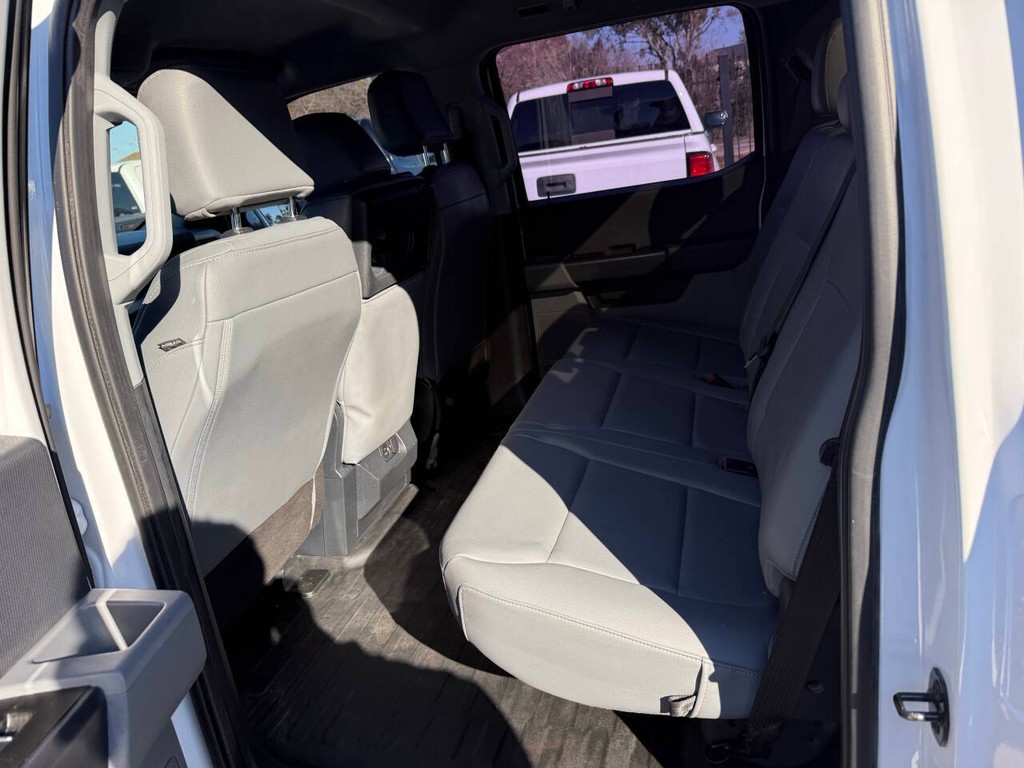 Ford F-150 Vehicle Full-screen Gallery Image 13