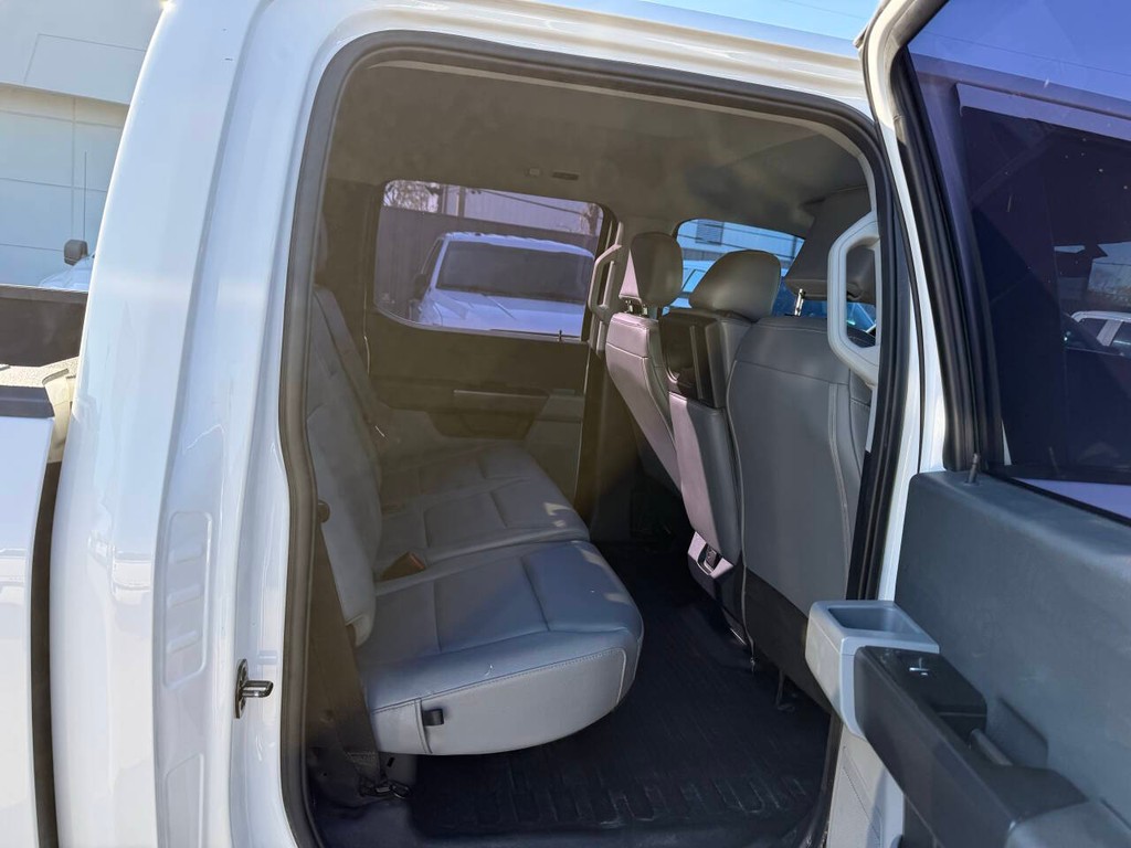 Ford F-150 Vehicle Full-screen Gallery Image 15