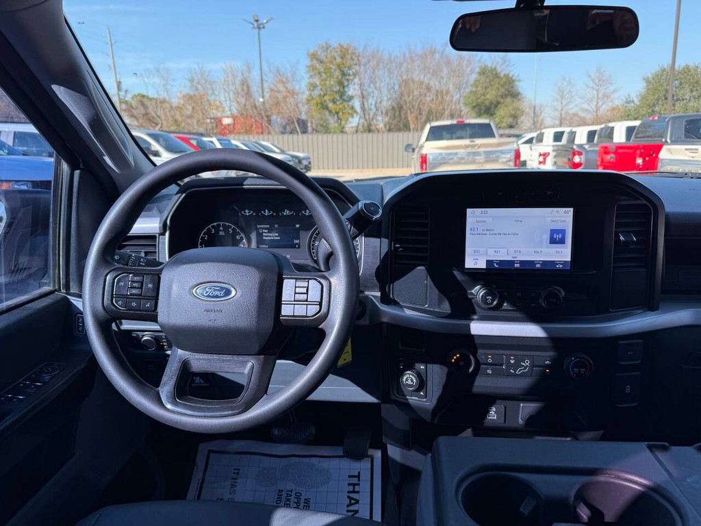 Ford F-150 Vehicle Full-screen Gallery Image 21