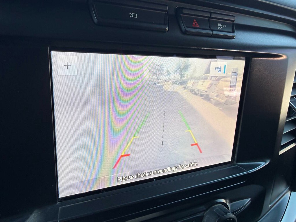 Ford F-150 Vehicle Full-screen Gallery Image 26