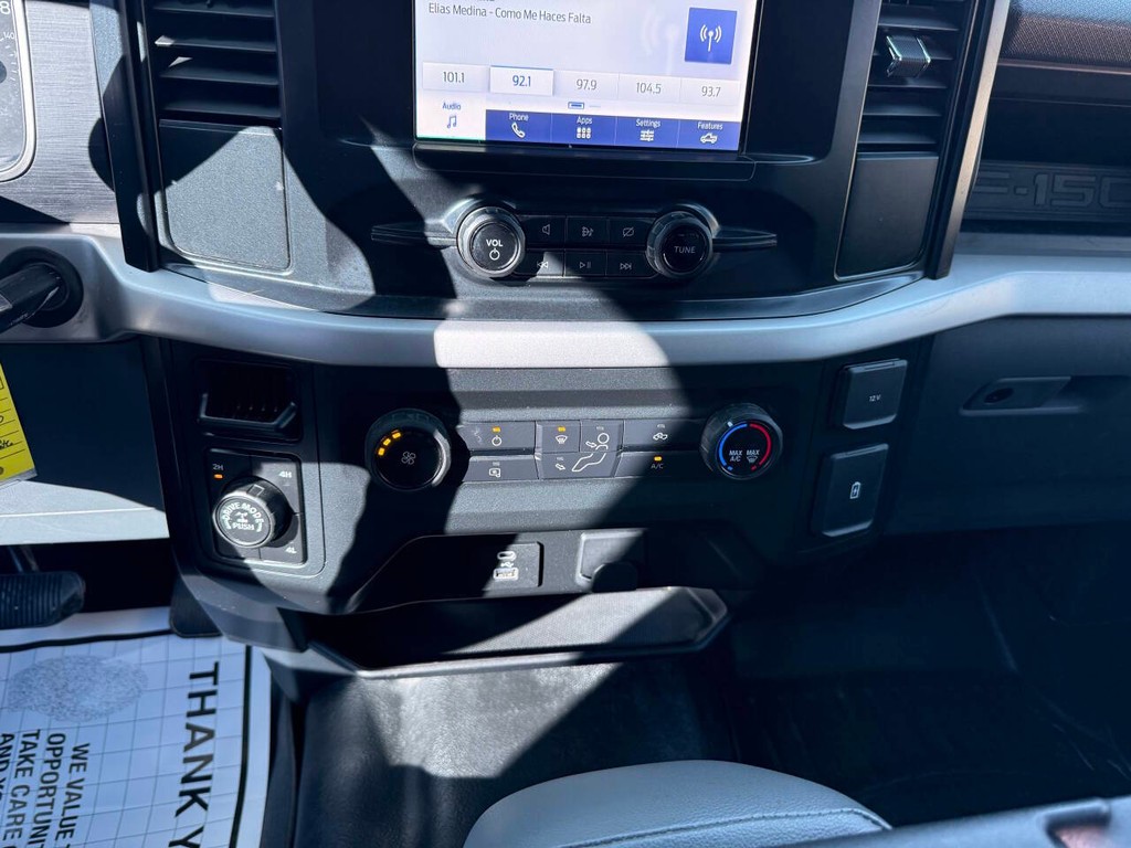 Ford F-150 Vehicle Full-screen Gallery Image 28