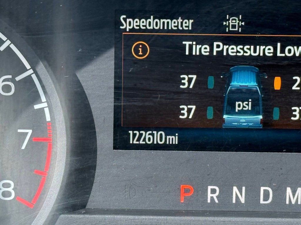 Ford F-150 Vehicle Full-screen Gallery Image 31