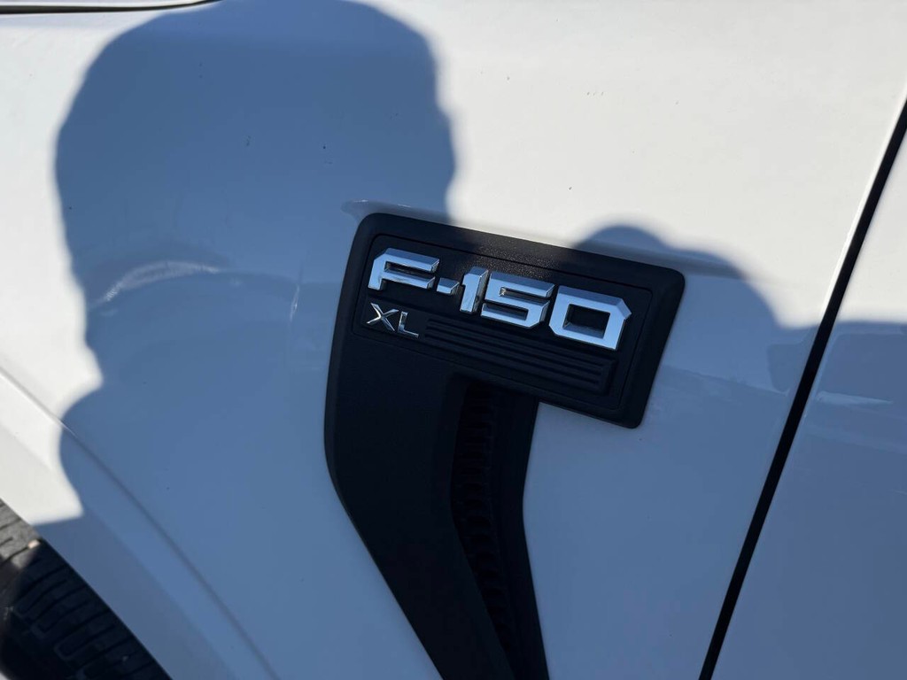 Ford F-150 Vehicle Full-screen Gallery Image 36