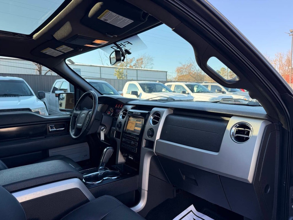 Ford F-150 Vehicle Full-screen Gallery Image 09