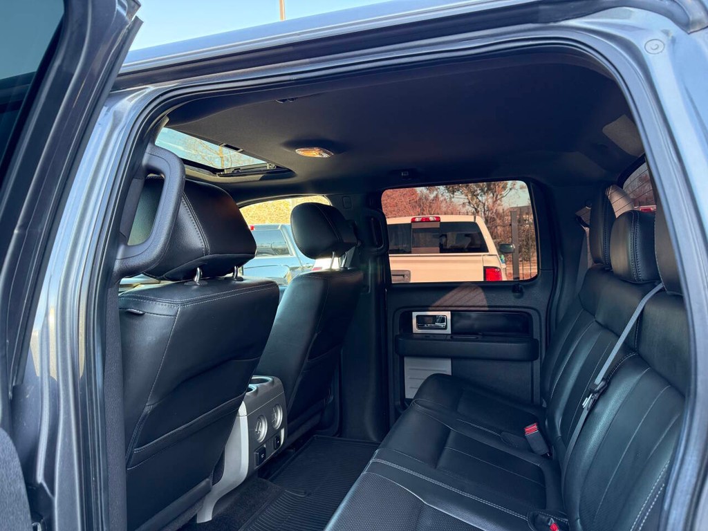 Ford F-150 Vehicle Full-screen Gallery Image 12