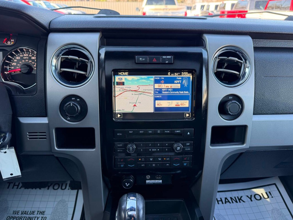 Ford F-150 Vehicle Full-screen Gallery Image 24