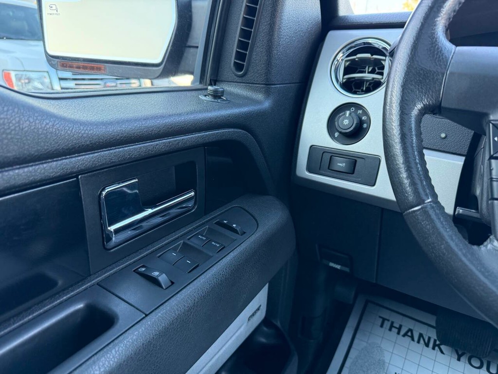 Ford F-150 Vehicle Full-screen Gallery Image 30