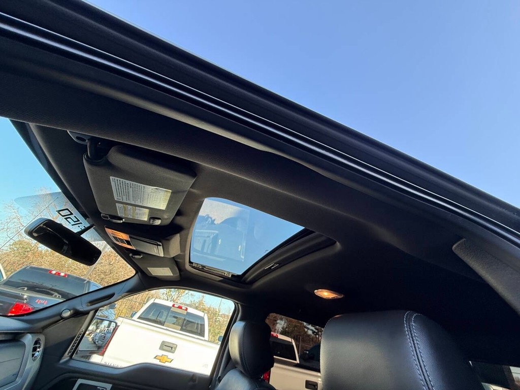 Ford F-150 Vehicle Full-screen Gallery Image 31