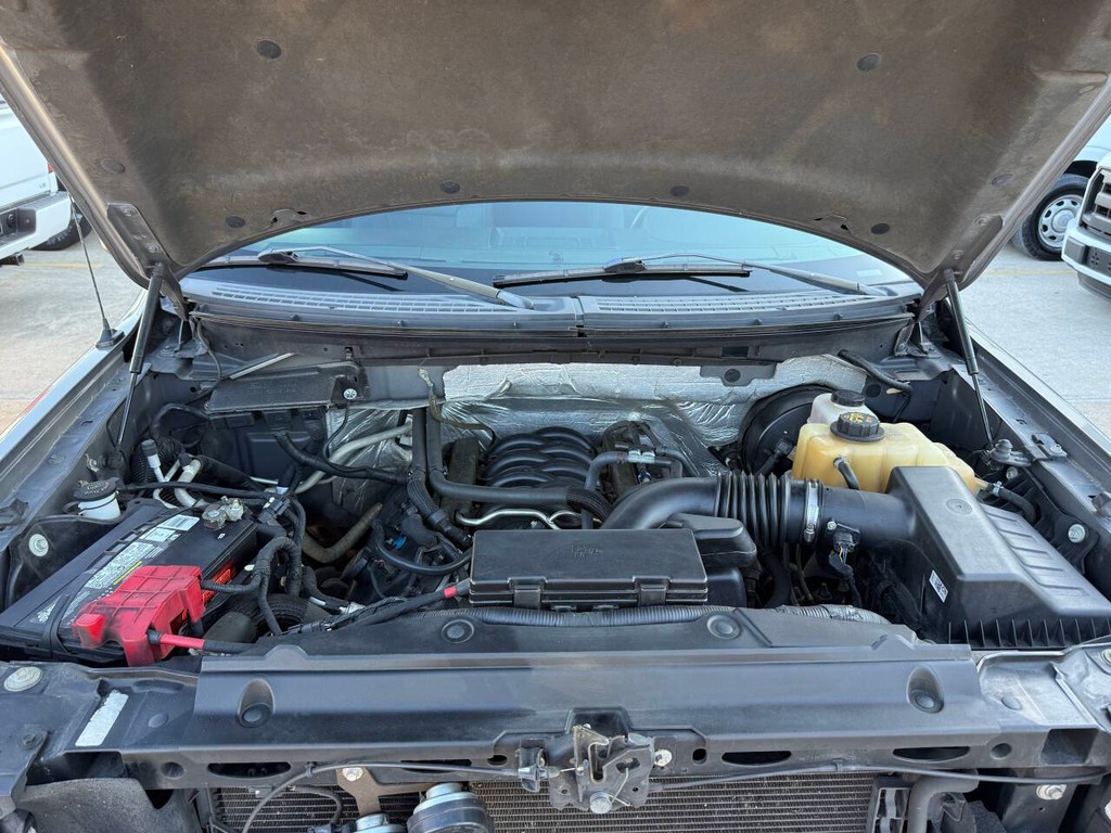 Ford F-150 Vehicle Full-screen Gallery Image 35