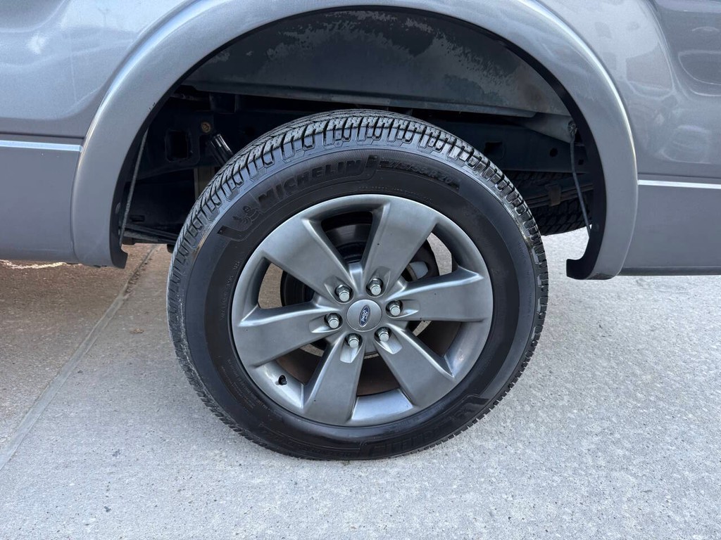 Ford F-150 Vehicle Full-screen Gallery Image 36