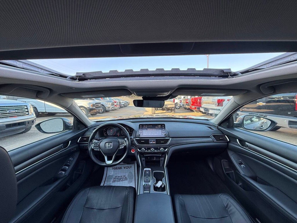 Honda Accord Sedan Vehicle Full-screen Gallery Image 18