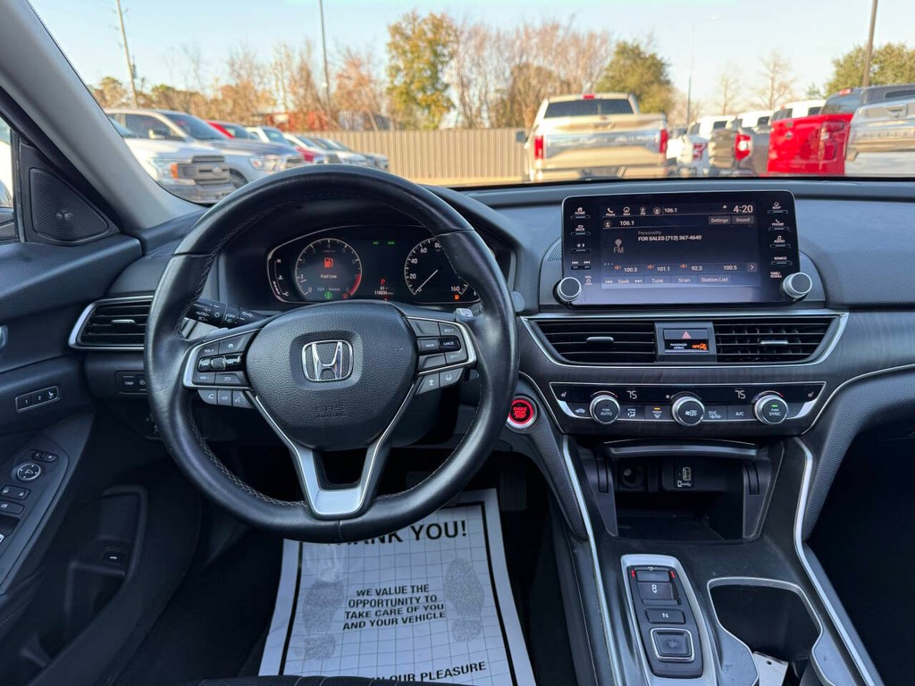 Honda Accord Sedan Vehicle Full-screen Gallery Image 21