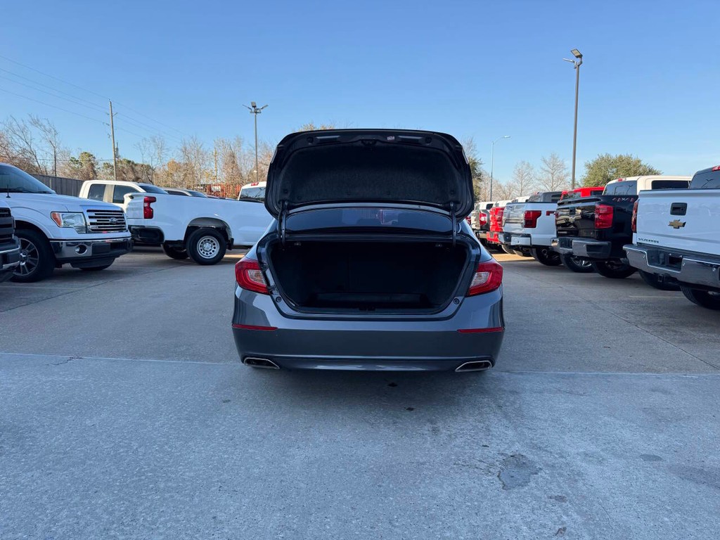 Honda Accord Sedan Vehicle Full-screen Gallery Image 37