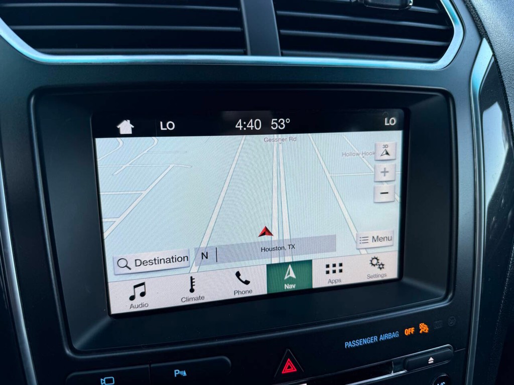 Ford Explorer Vehicle Full-screen Gallery Image 28