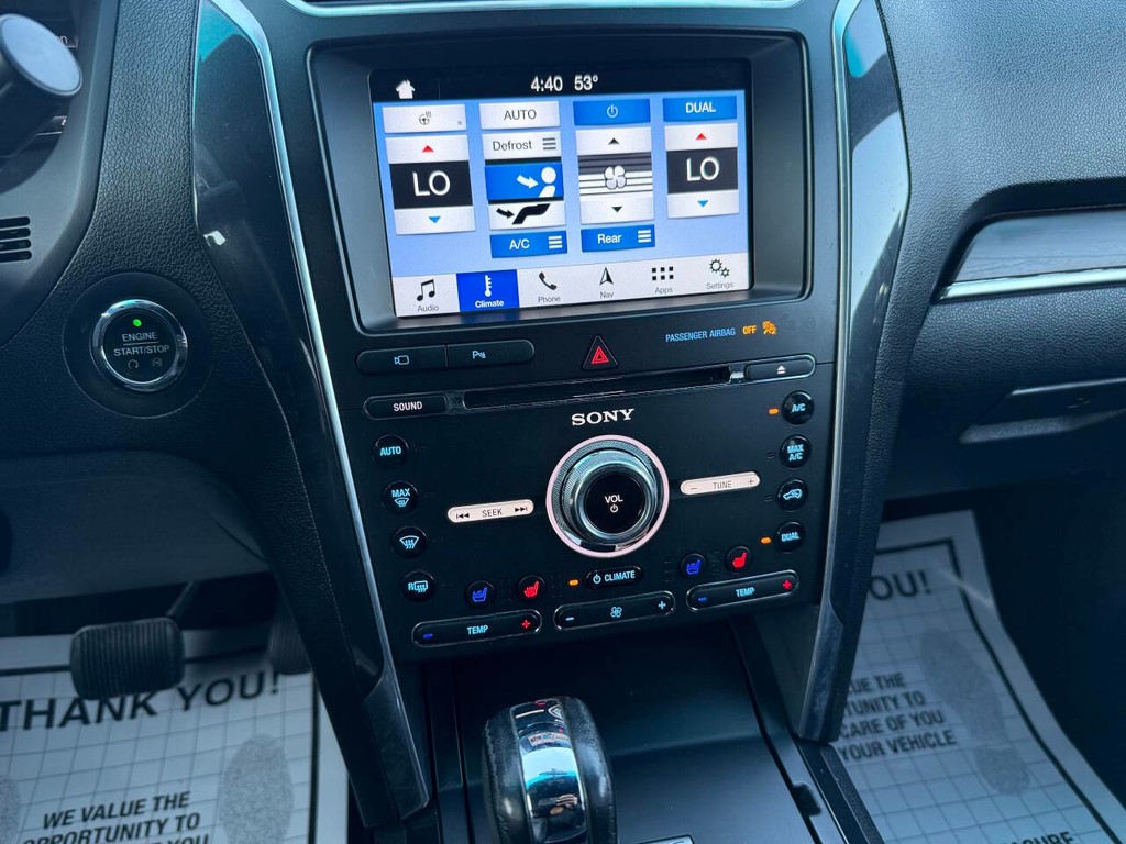 Ford Explorer Vehicle Full-screen Gallery Image 30