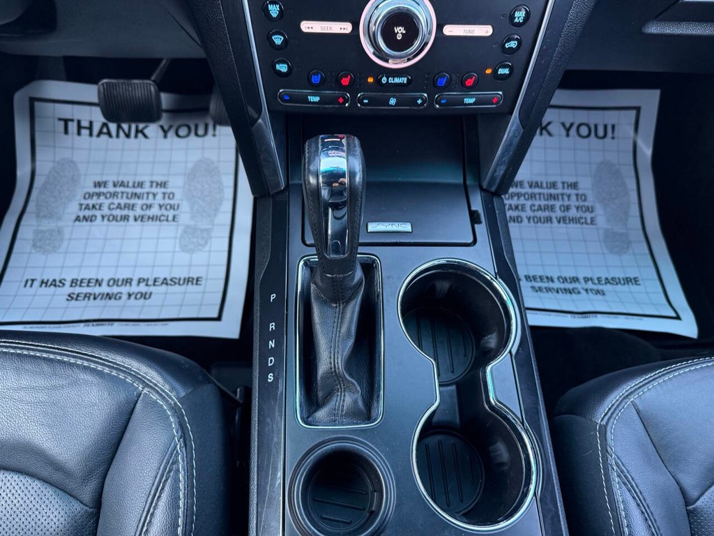 Ford Explorer Vehicle Full-screen Gallery Image 31