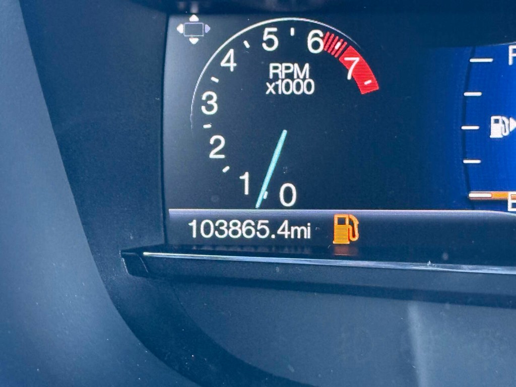 Ford Explorer Vehicle Full-screen Gallery Image 34