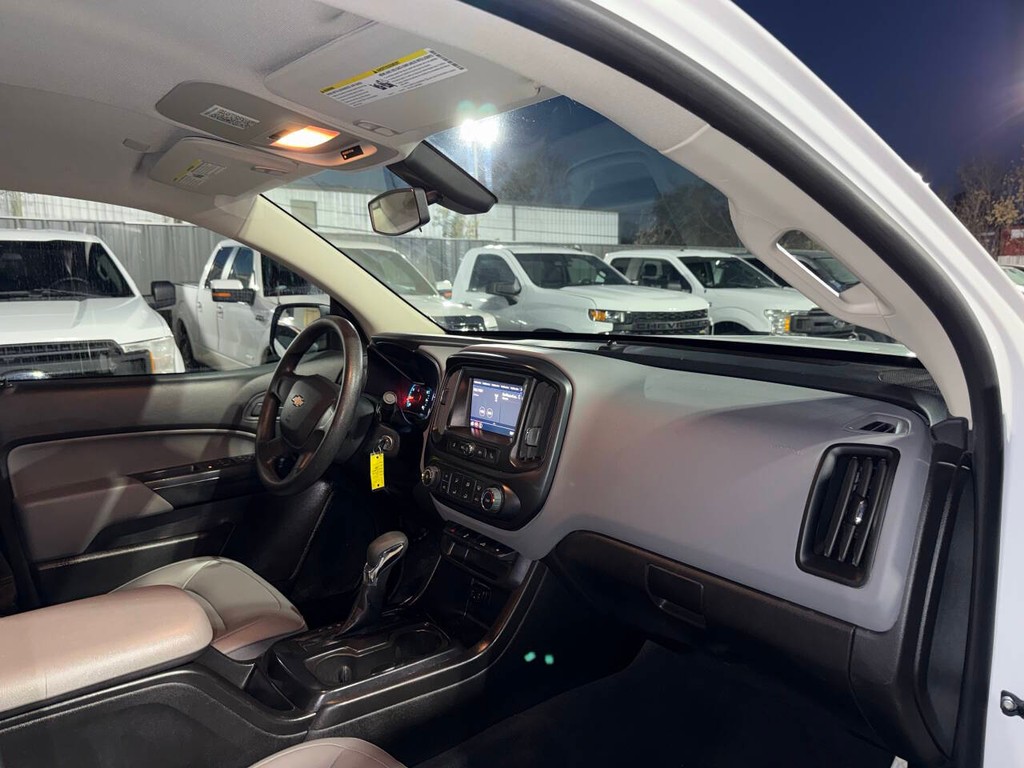 Chevrolet Colorado Vehicle Full-screen Gallery Image 09