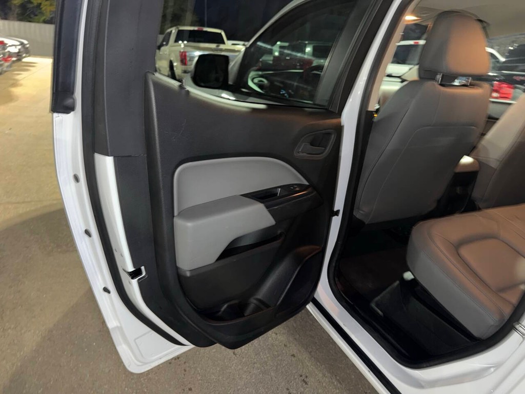 Chevrolet Colorado Vehicle Full-screen Gallery Image 14