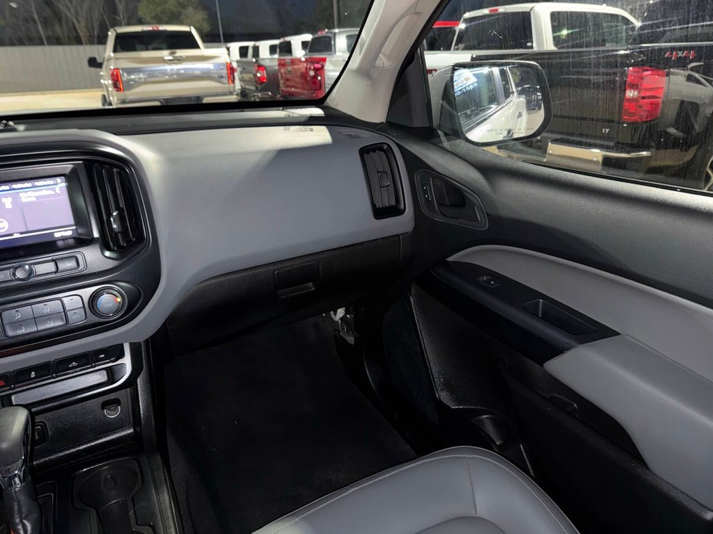 Chevrolet Colorado Vehicle Full-screen Gallery Image 20