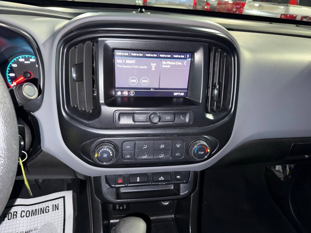 Chevrolet Colorado Vehicle Full-screen Gallery Image 24