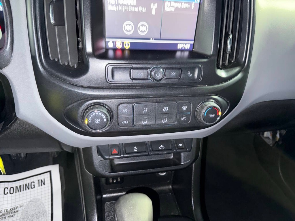 Chevrolet Colorado Vehicle Full-screen Gallery Image 27