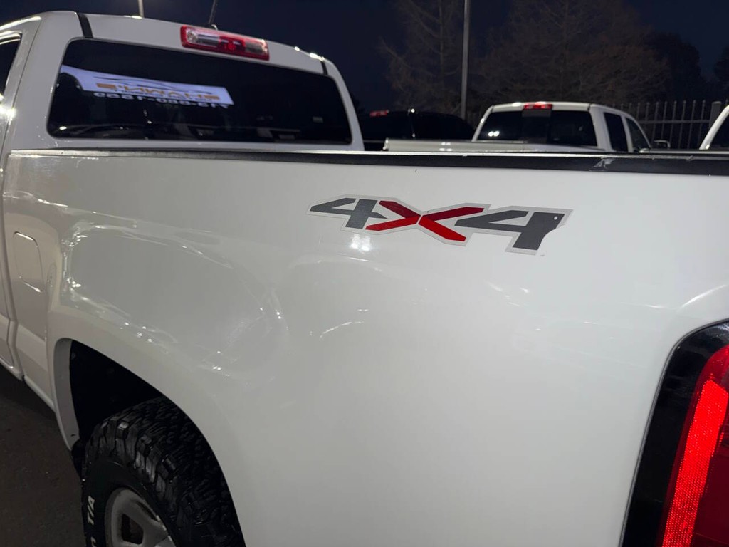 Chevrolet Colorado Vehicle Full-screen Gallery Image 36