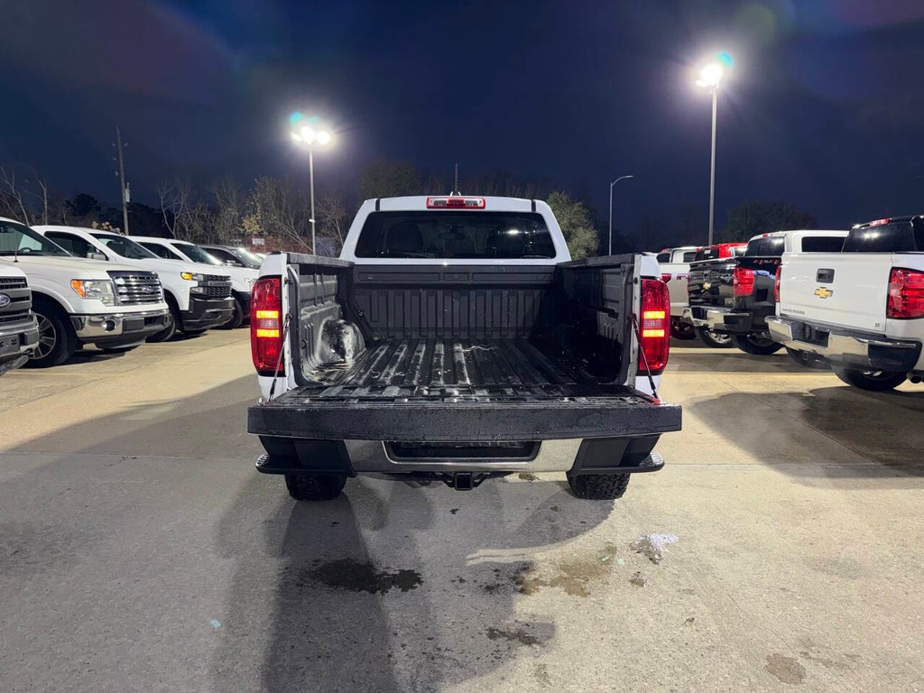 Chevrolet Colorado Vehicle Full-screen Gallery Image 37