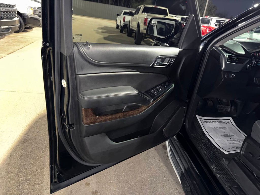 Chevrolet Tahoe Vehicle Full-screen Gallery Image 08