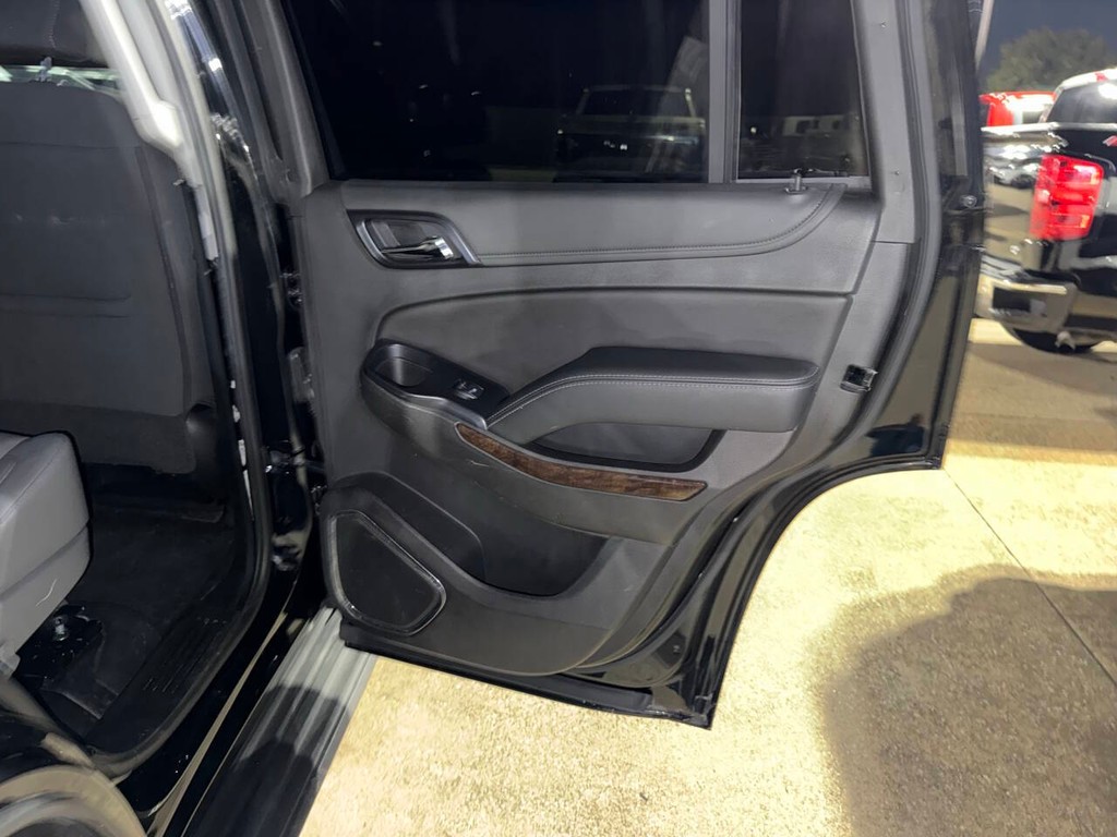 Chevrolet Tahoe Vehicle Full-screen Gallery Image 16