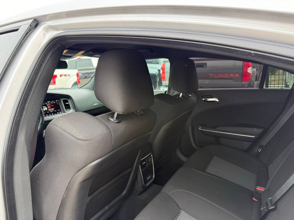 Dodge Charger Vehicle Full-screen Gallery Image 12