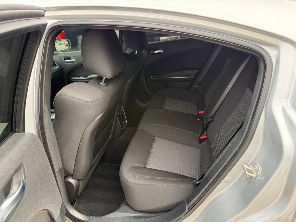 Dodge Charger Vehicle Full-screen Gallery Image 13