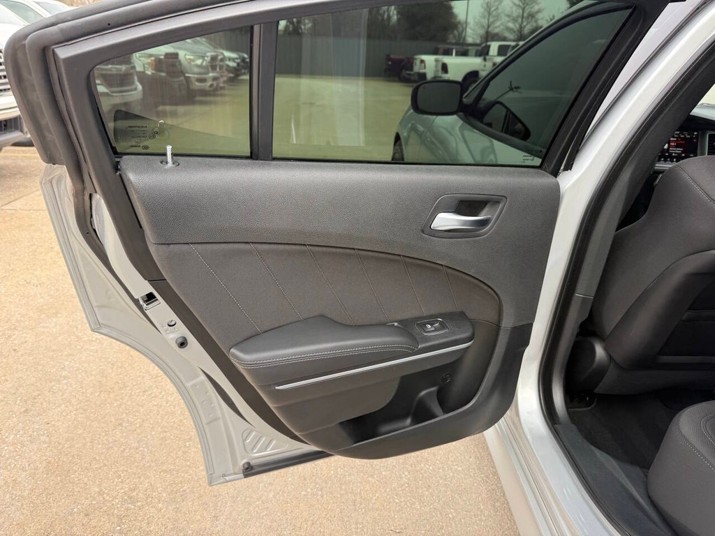 Dodge Charger Vehicle Full-screen Gallery Image 14