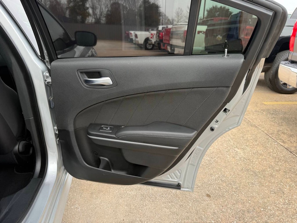 Dodge Charger Vehicle Full-screen Gallery Image 16