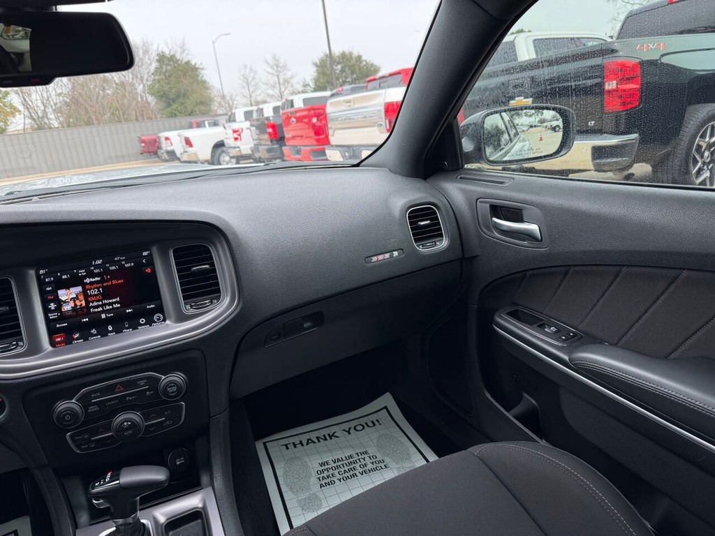 Dodge Charger Vehicle Full-screen Gallery Image 20