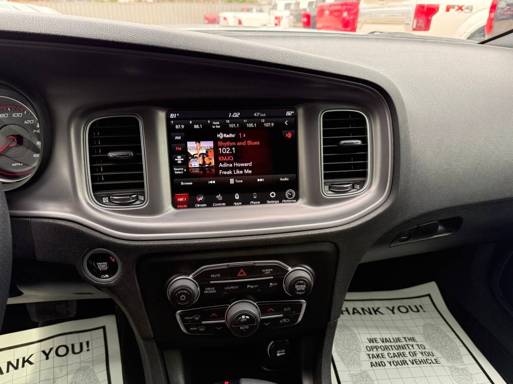 Dodge Charger Vehicle Full-screen Gallery Image 24