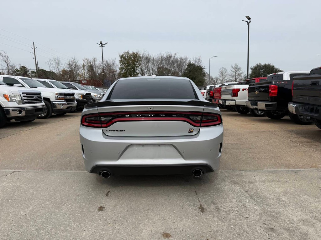 Dodge Charger Vehicle Full-screen Gallery Image 36