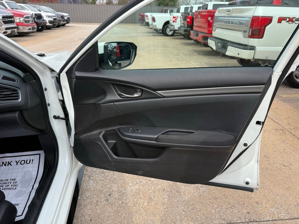 Honda Civic Vehicle Full-screen Gallery Image 11