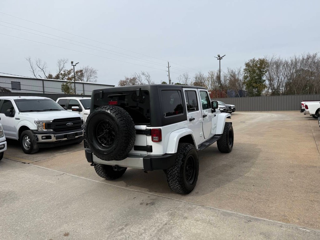 Jeep Wrangler JK Unlimited Vehicle Full-screen Gallery Image 05