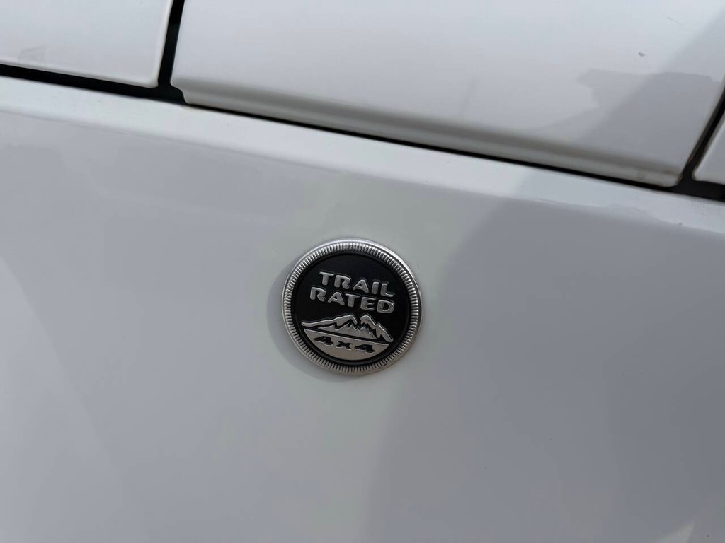 Jeep Wrangler JK Unlimited Vehicle Full-screen Gallery Image 37