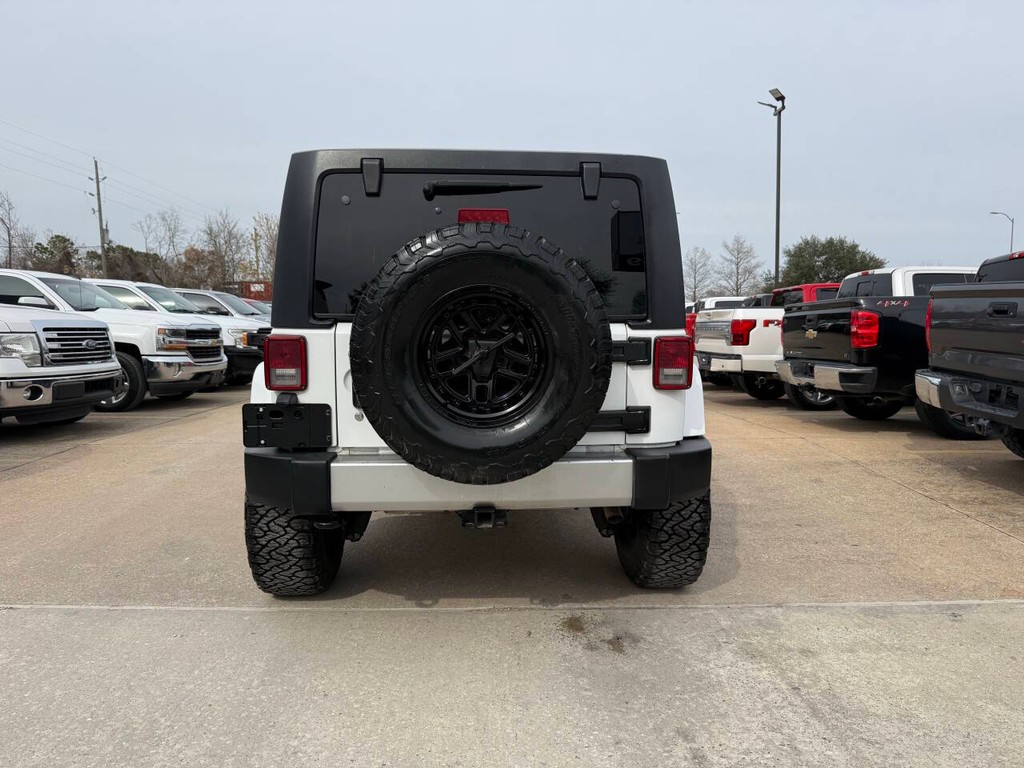 Jeep Wrangler JK Unlimited Vehicle Full-screen Gallery Image 39