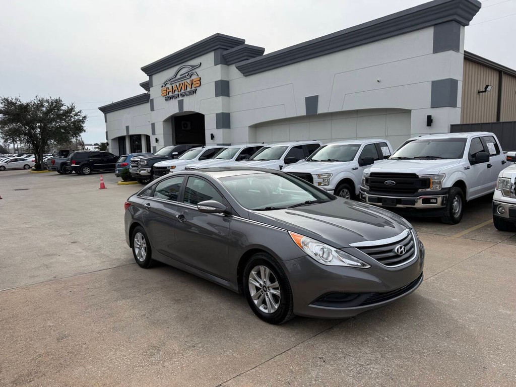 Hyundai Sonata Vehicle Full-screen Gallery Image 02