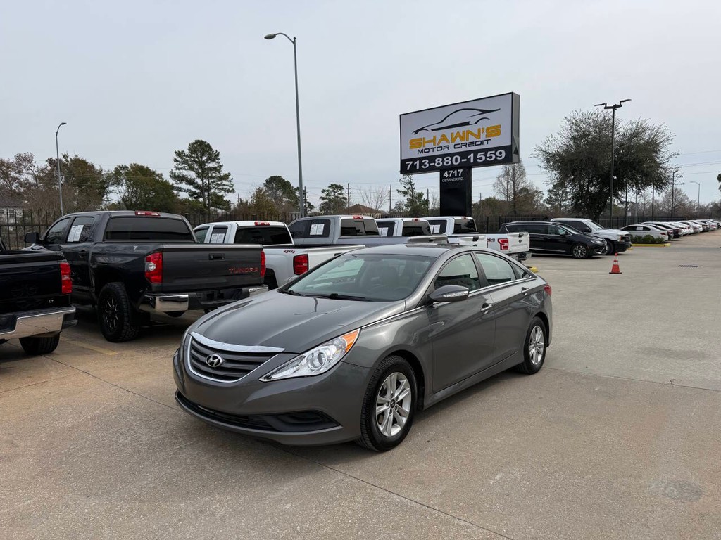 Hyundai Sonata Vehicle Full-screen Gallery Image 03