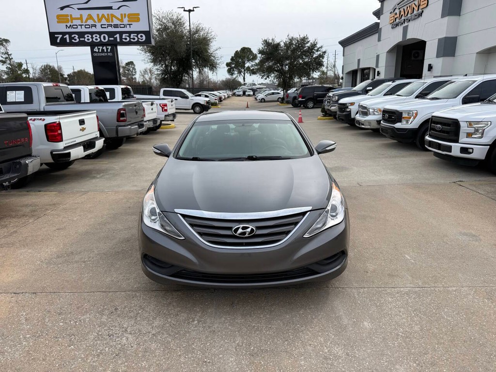 Hyundai Sonata Vehicle Full-screen Gallery Image 37