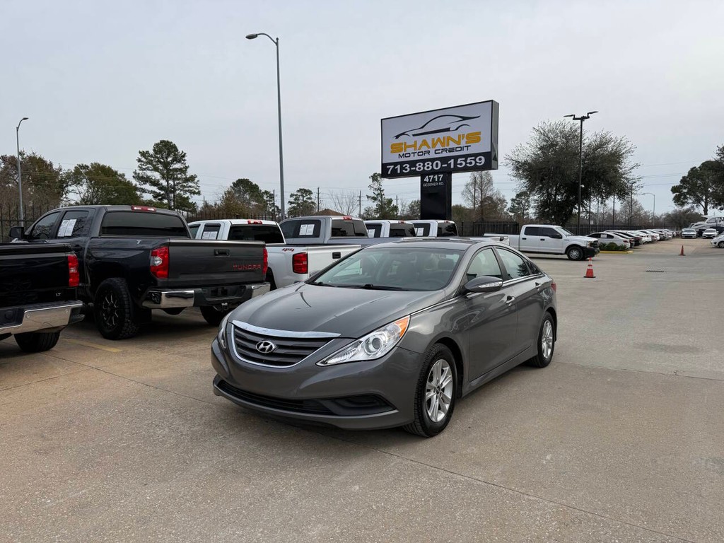 Hyundai Sonata Vehicle Full-screen Gallery Image 40